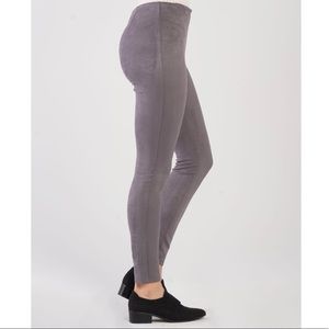 NWT Kenzie gray suede leggings